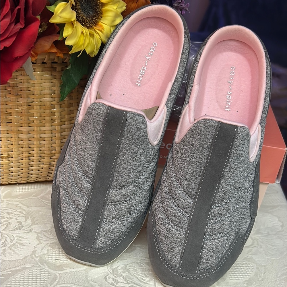 Easy Spirit Gray and Pink Slip-On Mules
